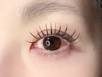 モアソシアの写真/【最軽量フラットラッシュ】で夏のイベントを楽しむ☆持続力・濃さUPのダブルフラットラッシュもおすすめ◎