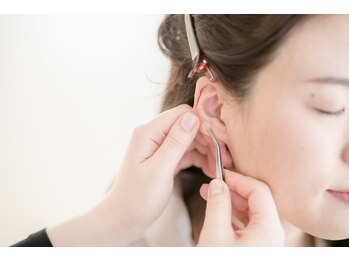 総合美容整体 ムー(Mou)/オプション◆リフトアップ耳つぼ
