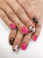 ビューティーネイル(Beauty Nail)/ホロでお花に。