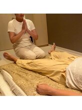 アロエ(Aloe)/施術の前にはお祈り。