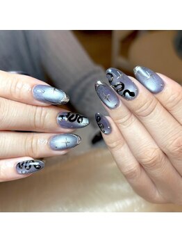 エムクイン(M.Queen)/お手元から華やかに