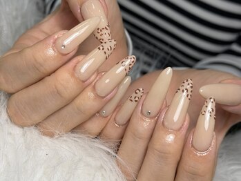 LUCI NAIL新大久保【ルシ ネイル】長さだし/持ち込み/ゴテゴテ/パラジェル/フィルイン/