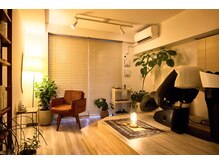 アンジール(ANJIR)の雰囲気（ヘッドスパルーム。落ち着いた雰囲気の中でのカウンセリング。）