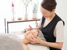 セレンディー(serendi)の雰囲気（お顔のコリを丁寧にほぐし、すっきり軽やかな印象へ）