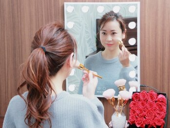 クラッシーガール ダンディエール(QlassyGirl DANDYELL)/女優鏡でゆっくりメイク直し可能