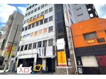 ちーこサロンの雰囲気（映画館京成ローザ（古いほう）の出入口すぐのビルの808号室です）