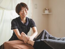 フットマッサージは痛気持ちよいと大好評です。