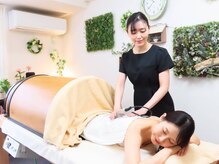 ウトウト(UTOUTO)の雰囲気(琉球温熱療法 専用の温熱器を使い体の深部に熱を入れていきます)