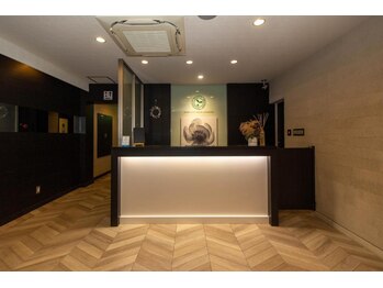 グローボックス(GLOW BOX)/大阪シティホテル京橋2階