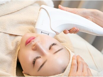 アマテラススキンラウンジ(Amatelas SKIN LOUNGE)の写真/◆Vリフト×LDMで叶える、リフトアップ&美ツヤ肌◆年齢を感じさせない美しさへ