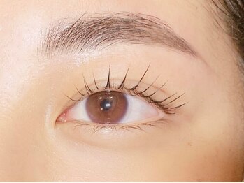 サーティースリー 横浜元町(Thirty3)の写真/【美眉毛デザイン4400円】眉デザイン&WAX脱毛で好印象なお顔に♪垢抜けアイブロウリフトもおすすめ◎