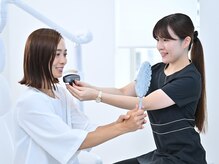 ホワイトニングカフェ 豊中店(WhiteningCafe)/☆施術後にも歯のトーンチェック