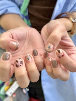 エム ネイル(emu nail)/手描き◎