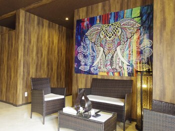 アジアンリラクゼーション ヴィラ 廿日市宮内店(asian relaxation villa)/店内入って右側に休憩待合ブース