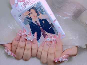 ポミ(POMI)の写真/「チップ」なのでデザインの幅広さにも定評!華やかな指先で気分もUP!アートとして残しておくことも可能★