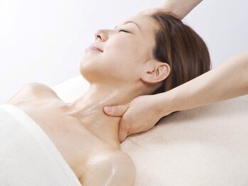 ヴァン ベール 上越店の写真/フェイシャル人気No.1☆ハンドorマシンから選べる最新リフトアップ体験!短期集中たるみケア&小顔見せに◎