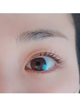 ネイルアンドアイラッシュ アヴィ(Nail and Eyelash A'vi)/束感仕上げ/カールデザイン