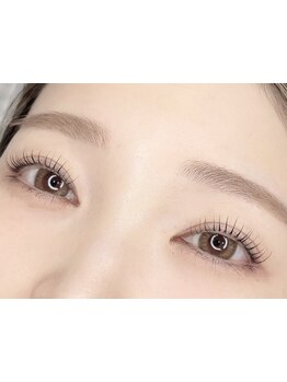 ナチュラル上品な目元にしたい