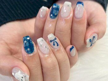 マハロネイルサロン 横浜店(mahalo)の写真/大人女子の指先を彩る♪手描きアートで上品な指先に◎