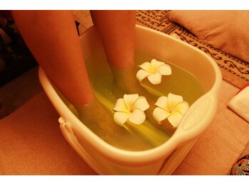 シティオアシス(City Oasis)/施術前にフットバスで温まります