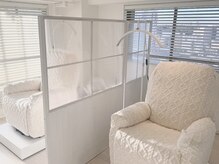 ポムル(pomure.)の雰囲気（陽当たりが良く明るい店内♪ふかふかのベッドでおくつろぎ下さい）