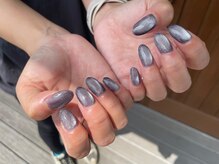 大人っぽいネイビーマグネット