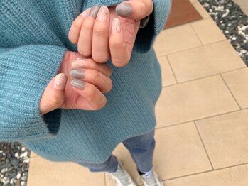 タクミ カルム TAKUMI CALME/服とネイル　