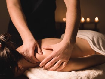 睡眠サロン頭(tsumuri)の写真/なかなか取れない首肩のつらさに!!極上オイルで首肩・後頭部までリンパを流し、効率よくコリをほぐします◎