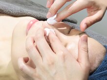 エミーニー(emiiny)/毛穴エクストラクション