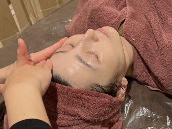 ビヨンド リンク(BEYOND L'INK)の写真/【オールハンド施術で理想のフェイスライン】高濃度美容成分パックとデコルテマッサージで艶やかな美肌へ◎