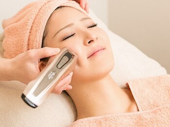 ももとゆでたまご/お顔EMS