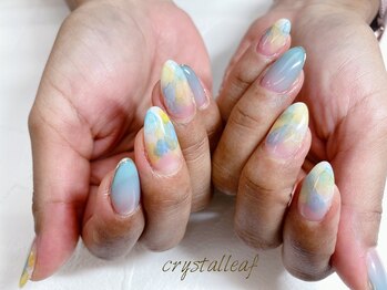 ネイルサロン クリスタルリーフ(Nailsalon Crystal Leaf)/水彩ネイル