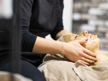 ビジュー(美柔 Bijou)の写真/大分市【REVI陶肌トリートメント】剥離なし次世代ハーブピーリング★最高級肌質改善♪ホワイトニング効果◎
