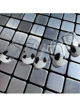 ヒストリー 大阪塚本店(history)/先端牛柄アート