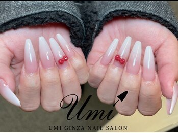 ユミギンザ(UMI GINZA)の写真/恋の予感を指先から。デートや合コンにぴったり！モテ可愛いネイルで、特別な日をもっと素敵に。