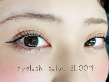 ブルーム(Bloom)の写真/根元からパッチリとしたお目元に◎自まつげのような綺麗な仕上がり☆忙しい朝にも、お目元のメイクが楽に!!