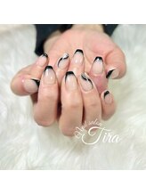 ティラ(Tira)/フレンチネイル