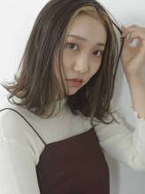 ロロ(LoLo.)/目元で大人を演出