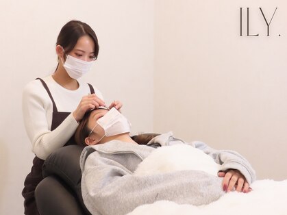 アイリー(ily)の写真