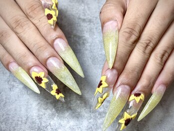 リノネイル(Lino Nail)/スカルプひまわりネイル