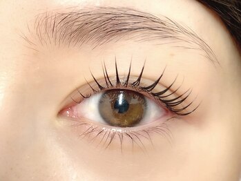 アイラッシュサロン ヴィヴィ 四日市店(Eye Lash Salon Vivi)の写真/四日市店《ナチュラル目力UP/オーダーメイドパリジェンヌラッシュリフト+ケラチンTR付¥6500》