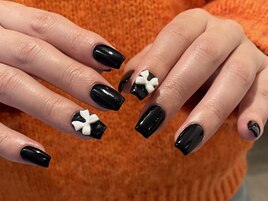 ワンカラーにリボンネイル