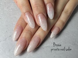 ホワイトグラデにラメをプラス