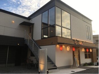 ダリア(Dahlia)/【外観】 当店は2Fです♪