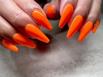 ネオンオレンジ