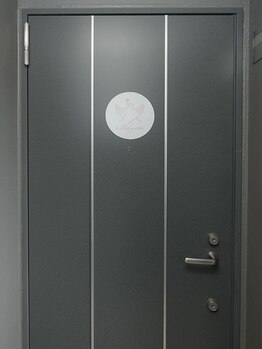 ミル ヴー(mille voeux)/エステサロンの玄関