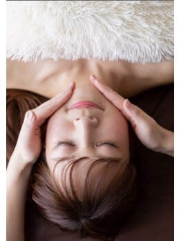 アンベリールの写真/【最強小顔プログラム】背中筋膜リリース×アンベリール式小顔矯正80分【365日 むくみのない毎日へ 】