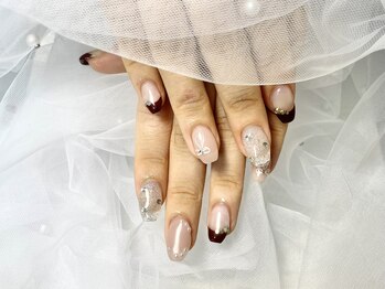 ワイ(y)/ボルドーフレンチネイル