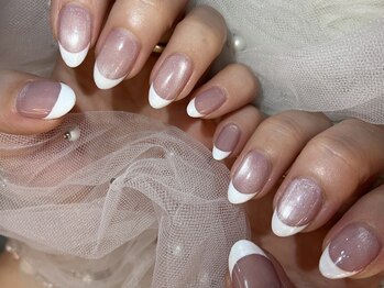 キレイエ ネイルズ(KIREIE NAILS)/マグネット フレンチ キラキラ