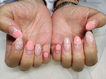 ネイル ココナ(nail CoCona)の写真/【季節の定額デザイン¥7,900】5種類の豊富な定額デザインをご用意♪お好みのネイルがきっと見つかります！